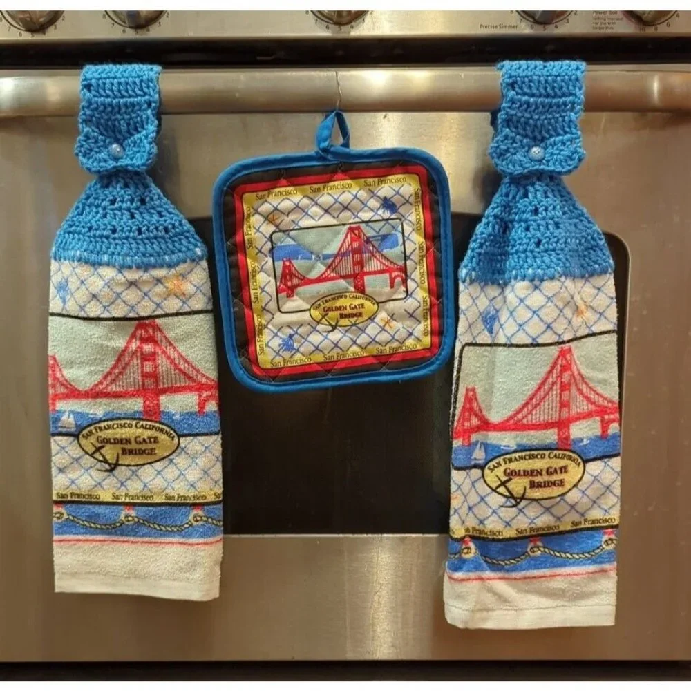 Hand‎ crocheted TOWELs with matching POT HOLDER SET NEW San Francisco bridge